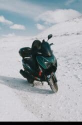 мопед макси: Скутер/максискутер городского класса. Характеристики и оснащение: - — 3