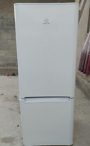 Холодильник Indesit, Б/у, Двухкамерный, 60 * 148 * 50 at lalafo.kg Холодильник Indesit, Б/у, Двухкамерный, 60 * 148 * 50
