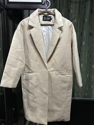 дордой женские куртки: Женское пальто-жакет цвета айвори 350 сом - Размер на бирке: S — 1