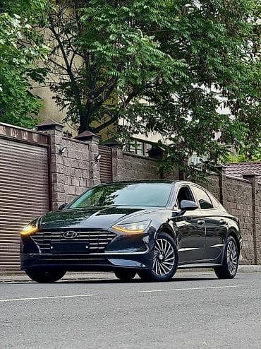 Hyundai Sonata: 2020 г., 2 л, Типтроник, Гибрид, Седан