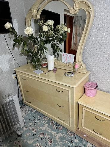 кровать двухспалка: Спальный гарнитур, Б/у, Двуспальная кровать, Комод, Тумба, Самовывоз, цвет - Бежевый — 3