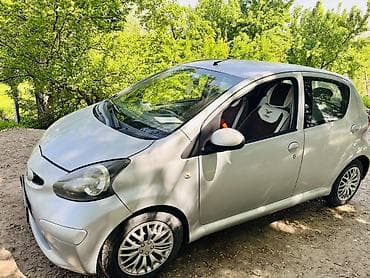 Унаа сатуу: Toyota Aygo: 2007 г., 1 л, Кол менен иштөөчү, Бензин, Хетчбек — 4
