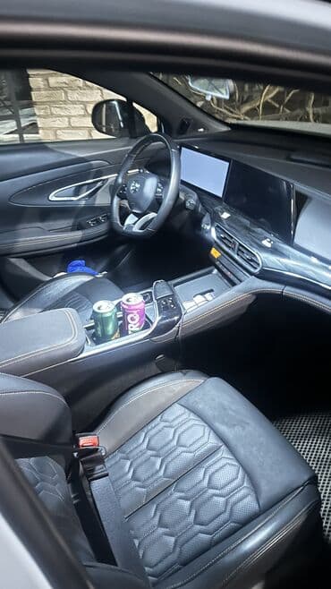 универсальный машина: Changan Uni-T: 2022 г., 1.5 л, Робот, Бензин, Купе — 2