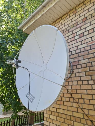 параболическая антена: Спутниковую тарелку с головками и ресивером, комплект. Тарелка — 2