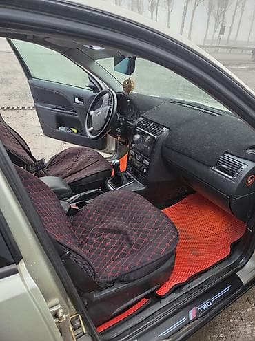 mitsubishi eclipse: Ford Mondeo: 2004 г., 1.8 л, Механика, Бензин, Хэтчбэк — 3