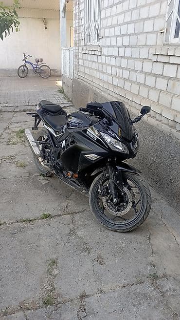 Спортбайк 400 куб. см, Бензин, Взрослый