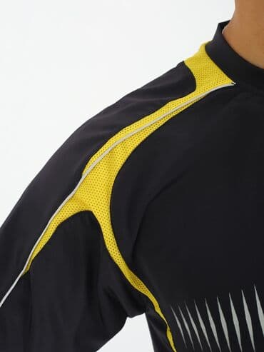 оборудование для нижнего белья: Футболка UMBRO AS045 Материал: Climacool Цена 1200 с. размеры от — 7