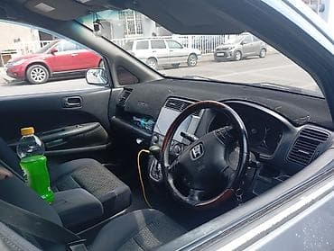 Honda Stream: 2004 г. — 3