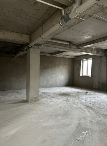 земельный участок производственного назначения: Коммерческое помещение в черновой отделке, свободная планировка — 1