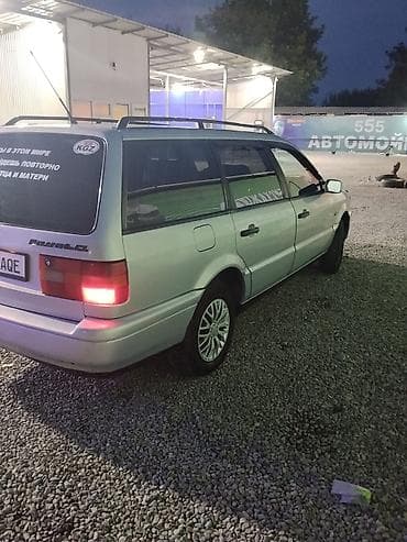 Volkswagen Passat: 1994 г., 1.8 л, Механика, Бензин, Универсал — 2