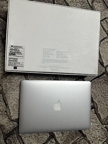 Apple MacBook (алюминиевый unibody) с логотипом на крышке. Комплект