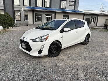 Транспорт: Toyota Prius C: 2016 г., 1.5 л, Автомат, Гибрид, Хэтчбэк — 2