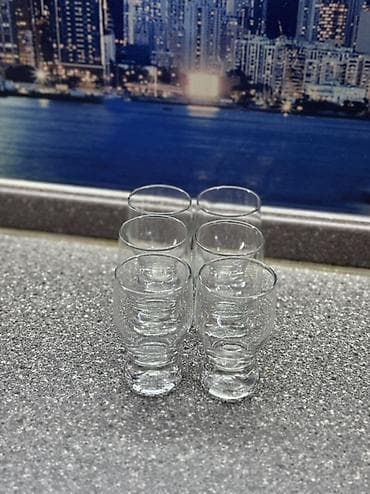 стеклянные вазы для декора: Набор стеклянных стаканов — 6 штук в отличном состоянии. - Прозрачное — 2