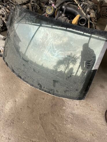 Задний лобовое стекло на Фольксваген пассат Б 5