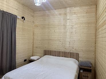 one room: Уютный барнхаус подходит для 10 человек Находимся в иссык куле — 8