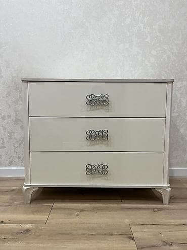 продаю спальни: Спальный гарнитур, Односпальная кровать, ДСП, цвет - Белый — 6