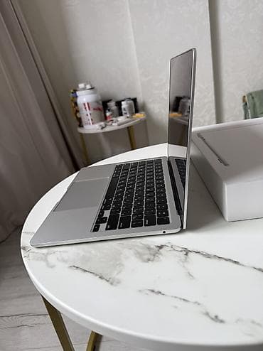 iphone 11mini: MacBook Air M2 13″ / 256 ГБ — отличное состояние Продаю MacBook Air — 9
