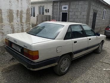 Audi 100: 1989 г., 2 л, Механика, Бензин, Седан