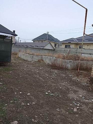 mega hous: Продаётся дом с большим двором и хозяйственными постройками. - — 4