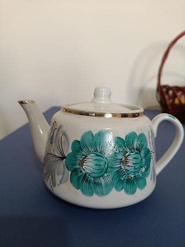 Фарфоровый винтажный чайник( Городецкий фарфоровый завод 60 г.)- 700