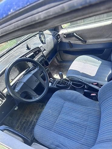 Продажа авто: Volkswagen Passat: 1991 г., 1.8 л, Механика, Бензин, Седан — 5