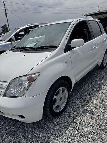 Транспорт: Toyota Ist: 2004 г., 1.3 л, Автомат, Бензин, Хэтчбэк — 2