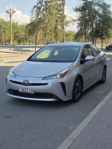 Продажа авто: Toyota Prius: 2019 г., 1.8 л, Вариатор, Гибрид, Хэтчбэк — 4