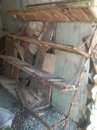 Металлический стеллаж с деревянными полками - Каркас: стальная труба