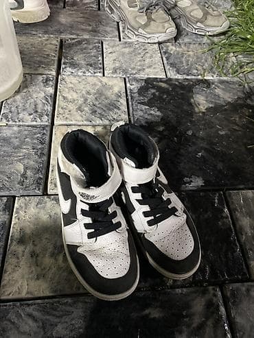 Кроссовки Nike Air Jordan 1 Mid (детские/подростковые) - Тип