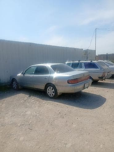 Toyota Camry: 1993 г., Автомат, Бензин, Седан — 2