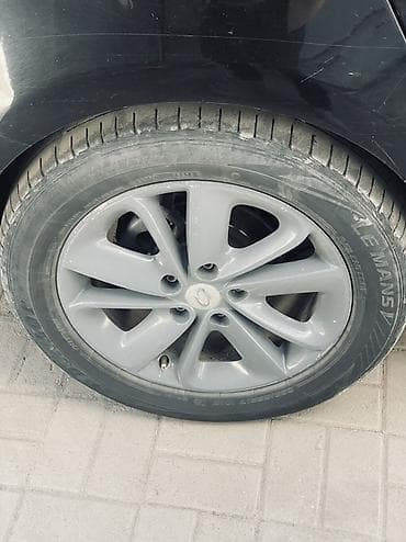 Комплект литых дисков R17 с шинами Dunlop - Диаметр: 17" - — 4