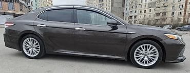 tayota karolla: Toyota Camry: 2018 г., 2.5 л, Вариатор, Гибрид, Седан — 4