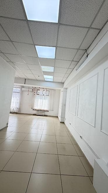 Сдается коммерческое помещение 40 м² 75000 сом и депозит 1 линия вход — 8