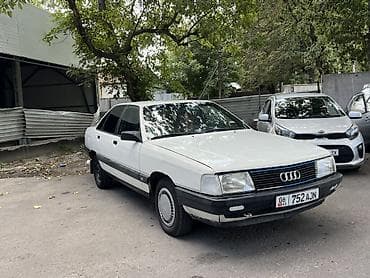 Audi 100: 1988 г., 1.8 л, Механика, Бензин, Седан — 1