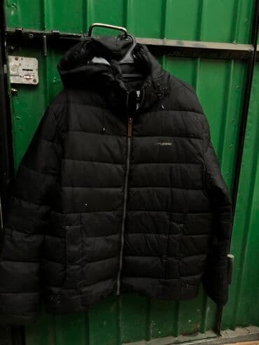 Продаю пуховую мужскую зимнюю куртку Пуховик Размер 52 В хорошем