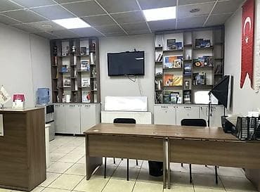 американское посольство: Аренда офисов, 15 м², 1 линия, С оборудованием, С отдельной кухней — 1