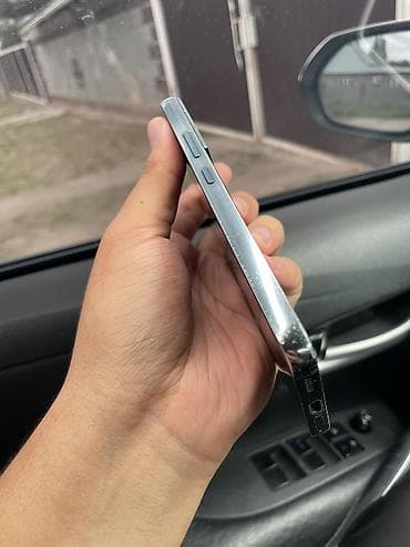 tab s 8: Samsung Galaxy S22 — 5