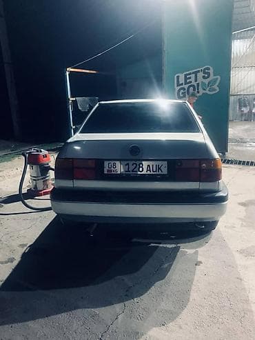 авто венто: Volkswagen Vento: 1992 г., Седан — 4