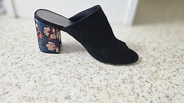 шлепки черные: Женская летняя обувь на платформе и каблуке. Каждая пара по 550 сом — 1