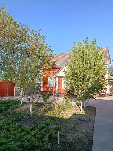 алтын курулуш: Продается новый мансардный дом под бизнес с участком 9.4. г. Токмок — 2