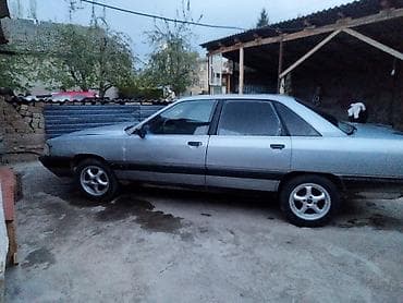 машина bwm: Audi 100: 1988 г., 2 л, Кол менен иштөөчү, Бензин, Седан — 1