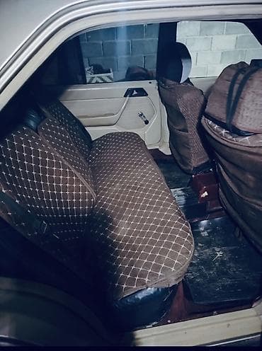 мерседес 124 салон: Mercedes-Benz W124: 1988 г., 2 л, Механика, Бензин, Седан — 4