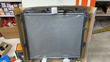 Радиатор охлаждения двигателя (алюминиевый сердечник с пластиковыми