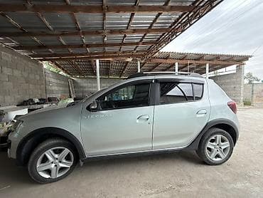 машино: Renault Sandero Stepway: 2017 г., 1.6 л, Автомат, Бензин, Хэтчбэк — 9