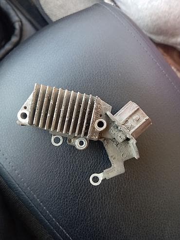 kia 2024: Генератор Toyota 2005 г., Б/у, Оригинал — 1