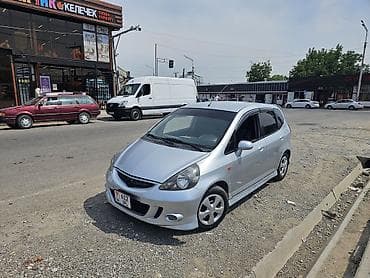 Унаа сатуу: Honda Jazz: 2003 г., 1.4 л, Кол менен иштөөчү, Бензин, Хетчбек — 1