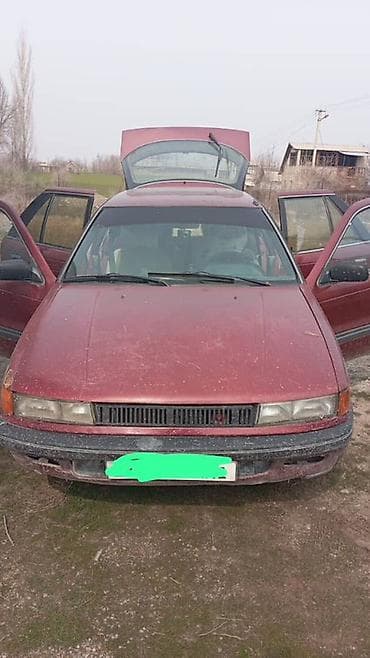 Продаётся легковой автомобиль хэтчбек/универсал бордового цвета