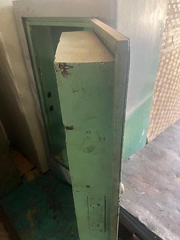 Инструменттер: Продается сейф 4шт 2шт песочный 2шт металический Состояние хорошая — 6