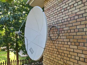 параболическая антена: Спутниковую тарелку с головками и ресивером, комплект. Тарелка — 1