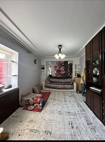 район церкви: Продается уютный мансардный дом рядом с Аламединским рынком. Площадь — 8